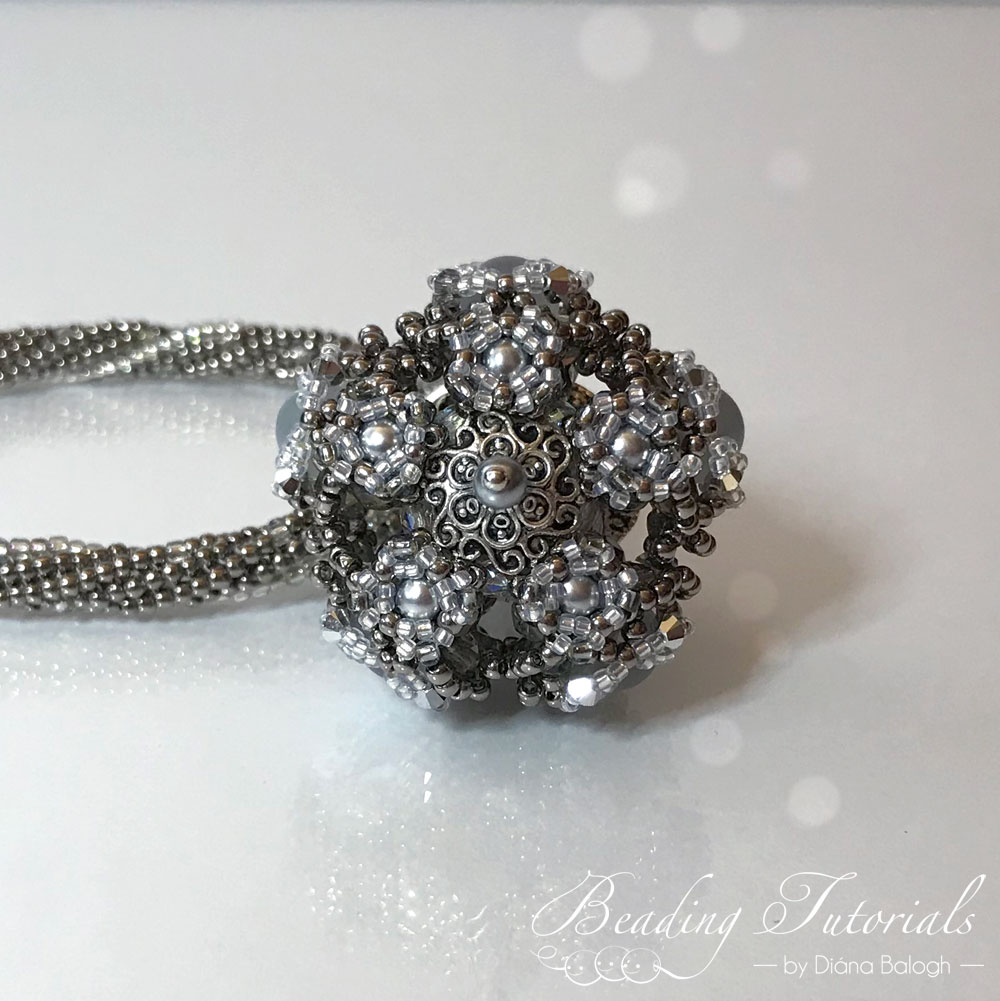 Aglio beaded bead tutorial in silver colours by Diána Balogh