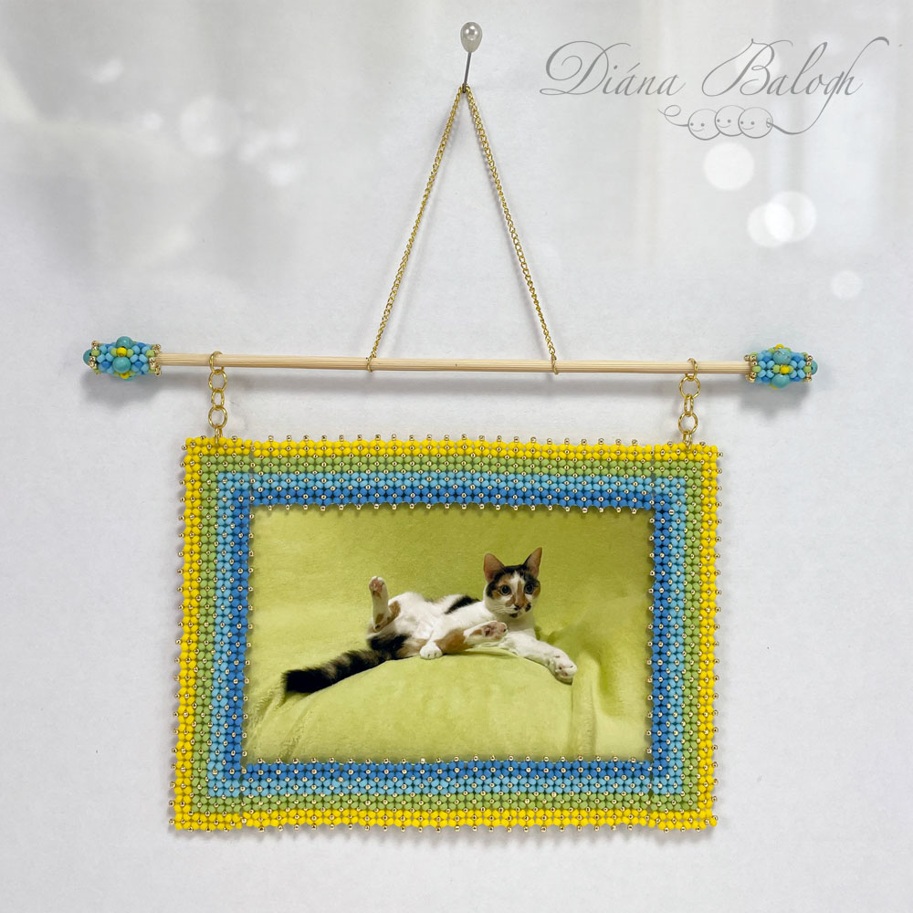 Flat Chenille Picture Frame and bracelet beading tutorial by Diána Balogh