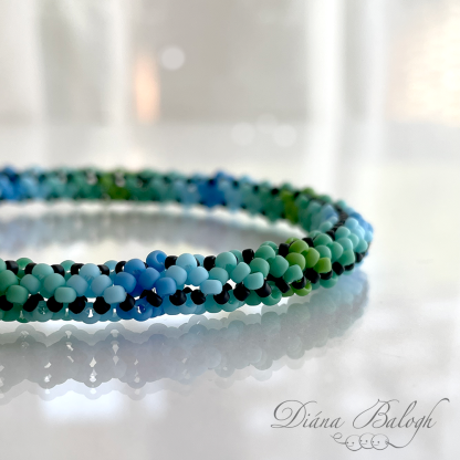 Zigzag chenille bracelet beading tutorial, zigzag tubular chenille stitch tutorial, seed bead pattern