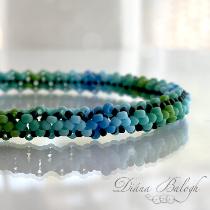 Zigzag chenille bracelet beading tutorial - Image 5