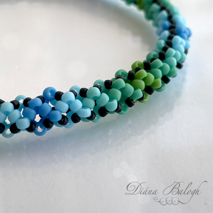 Zigzag chenille bracelet beading tutorial - Image 6